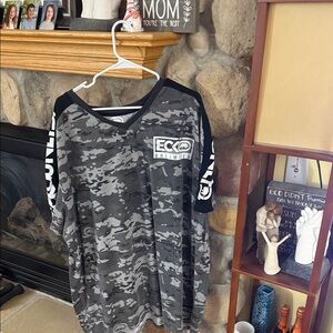 Ecko Unltd Camo T-Shirt 4Xl great used condition